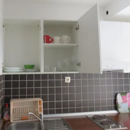 Budget Macan Apartment Split